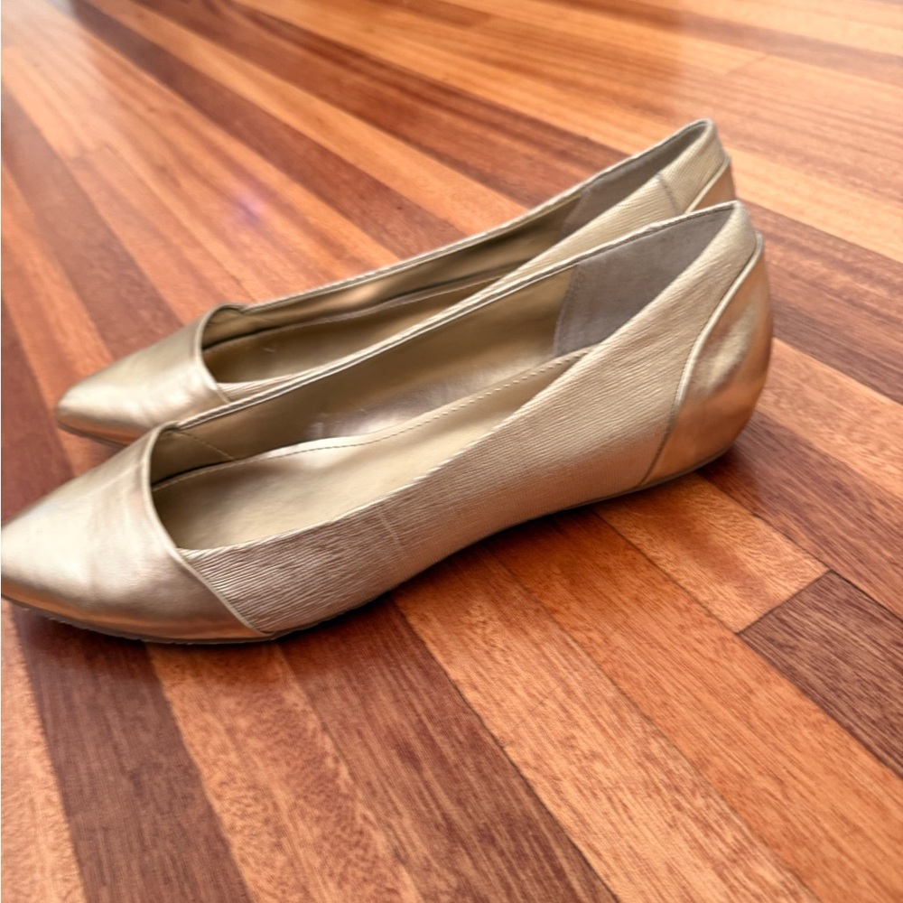 Alfani Gold Flats - Picture 3 of 6